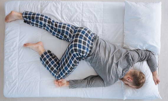 Sen polifazowy – na czym polega?